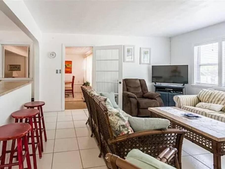 Lovely 1 Bedroom Unit Across From Lido Key Beach Sarasota Exterior foto